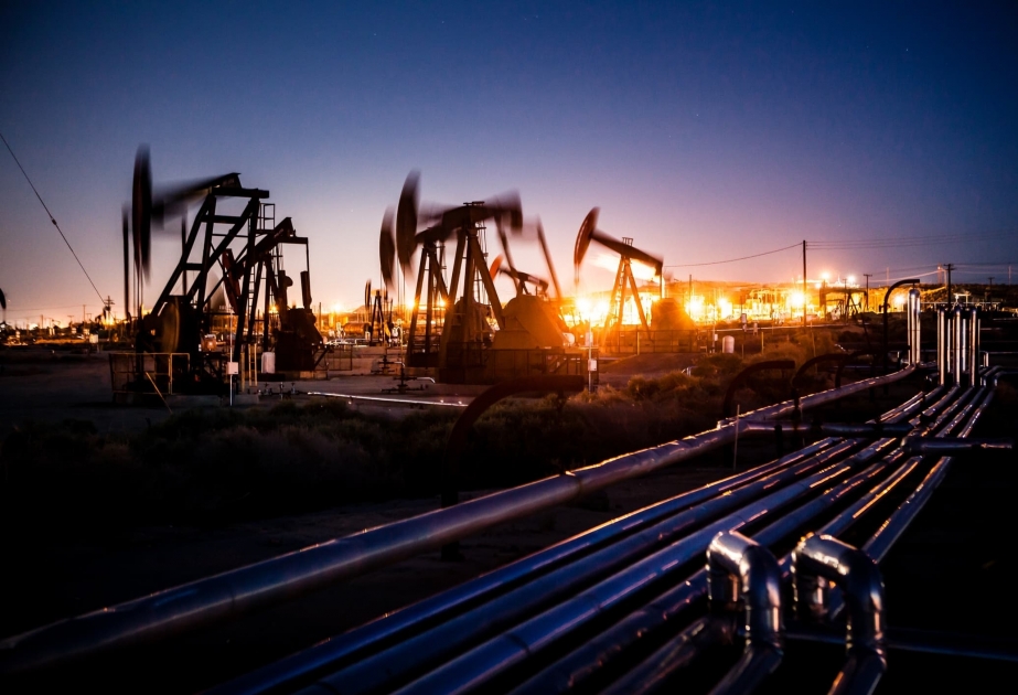 Цена барреля азербайджанской нефти вновь снизилась