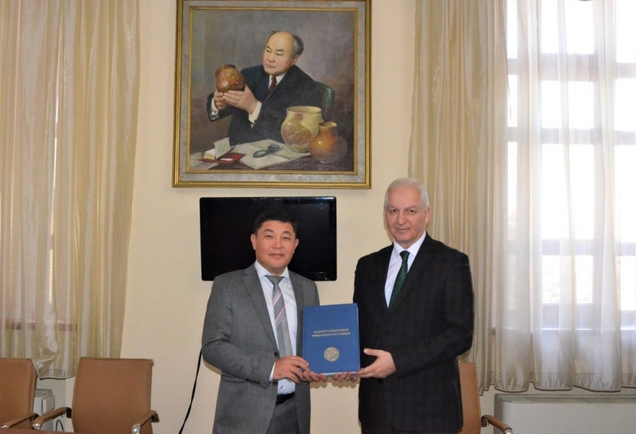 国际突厥学院将与哈萨克斯坦考古研究所开展合作