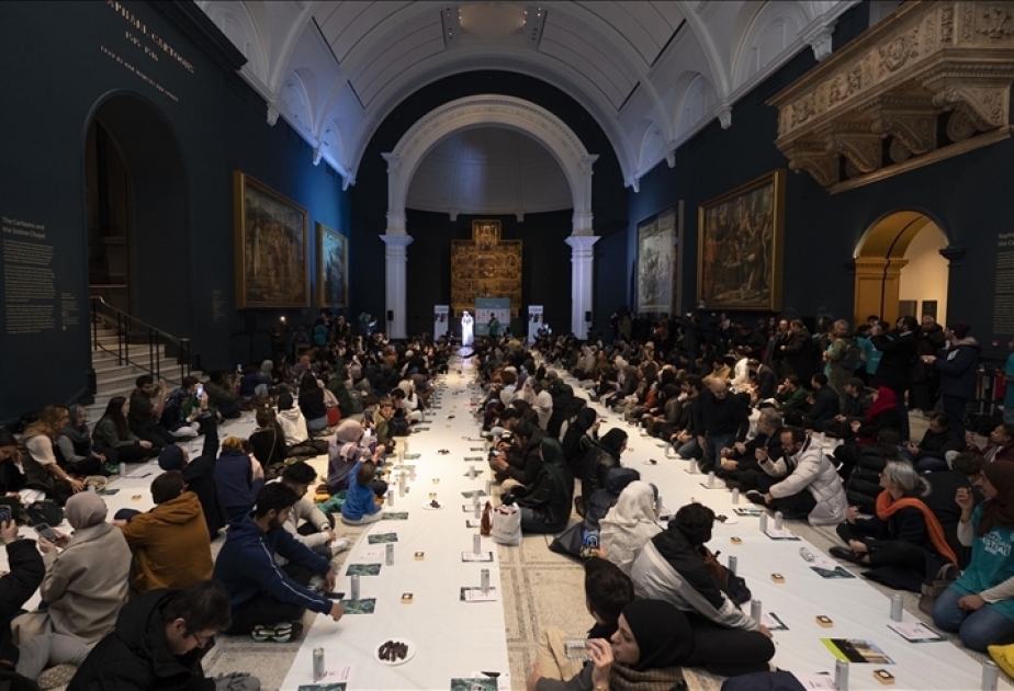 Open iftar event hosted at famous London museum
