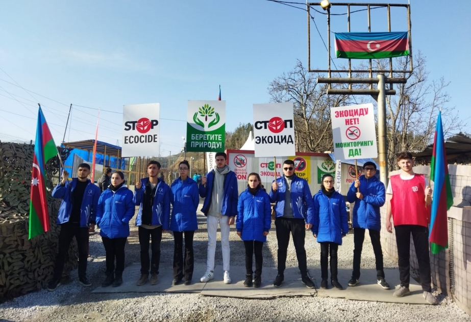 107e jour de la manifestation pacifique des militants écologiques sur la route Latchine-Khankendi