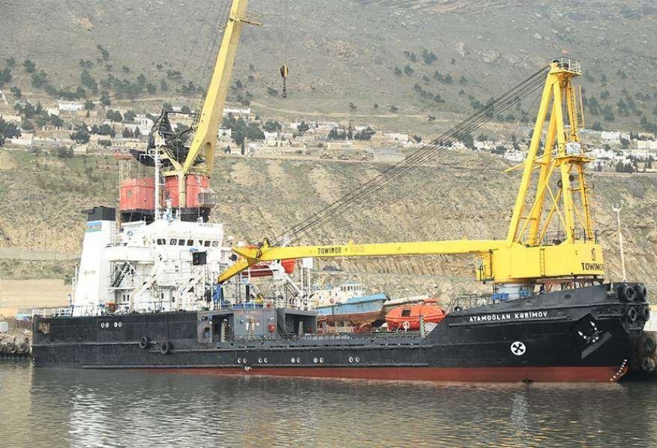 Finaliza la revisión del buque grúa “Atamoghlan Karimov”