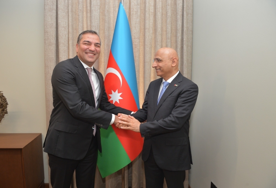 Les relations toristiques azerbaïdjano-émiriennes font l’objet de discussions