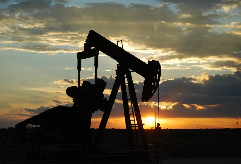 Azerbaijani oil price sells for $89.45