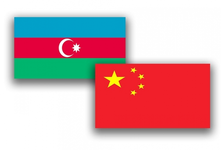 Aserbaidschans Verteidigungsminister zu Arbeitsbesuch in China