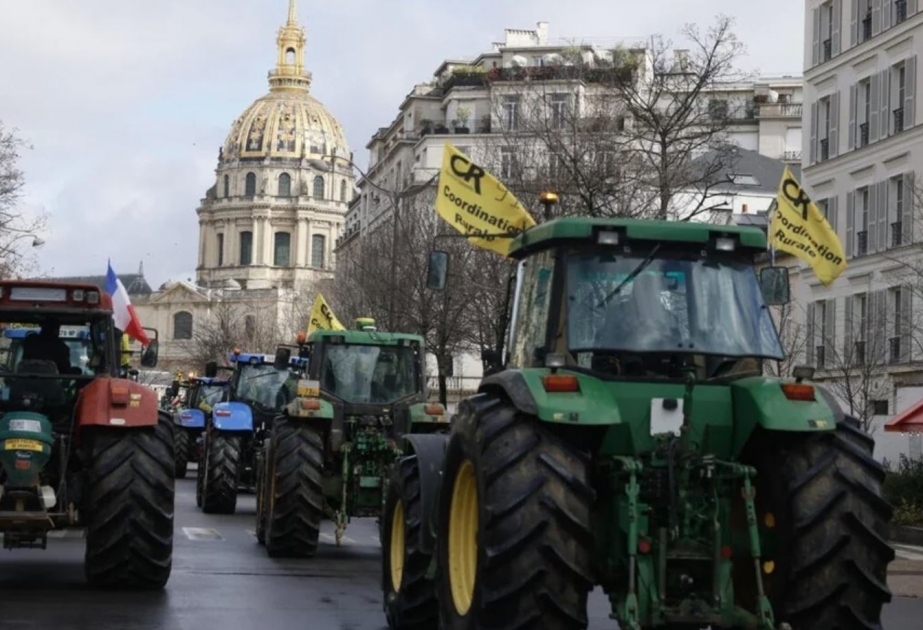 Paris: Bauern stürmen Internationale Landwirtschaftsmesse