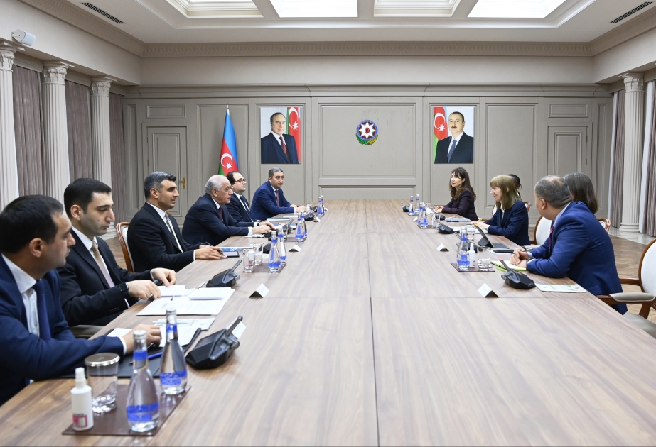 Premierminister Ali Asadov trifft Vizepräsidentin der Weltbank