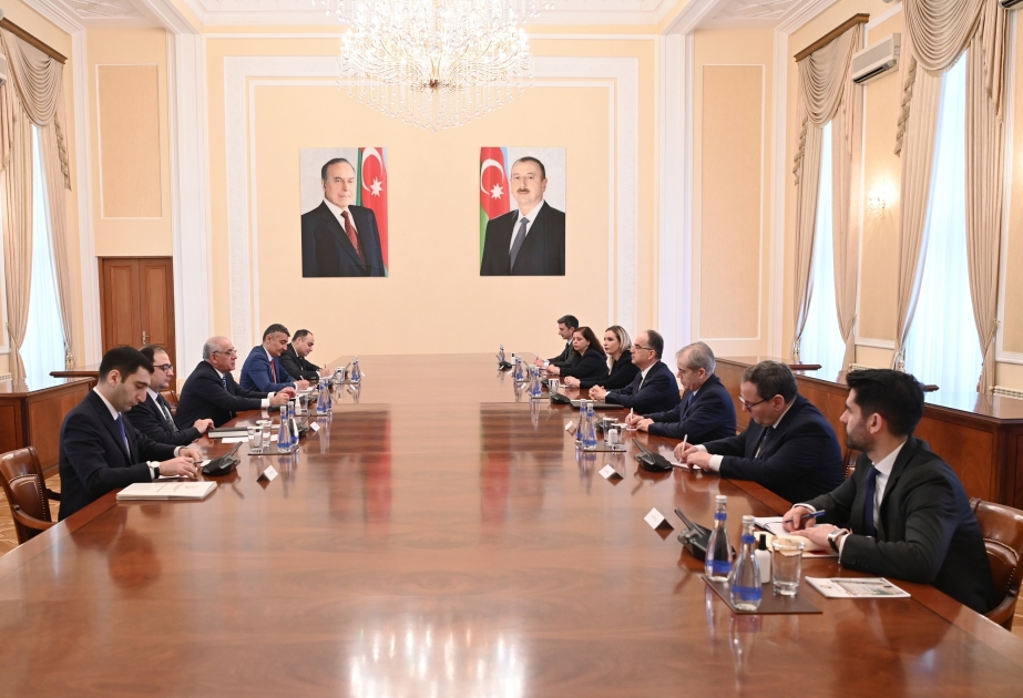 Premier Ali Asadov trifft Albaniens Präsidenten