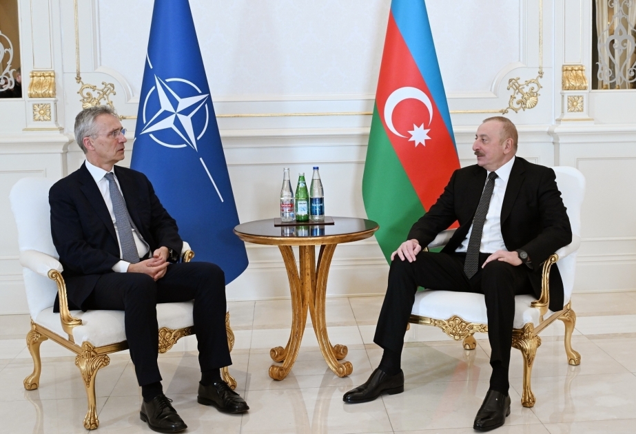 الرئيس إلهام علييف يلتقي على حدة مع الأمين العام للناتو ينس ستولتنبرغ