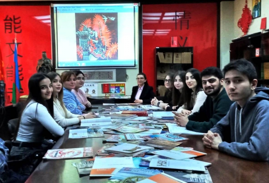 阿塞拜疆语言大学孔子学院举办“中国蜡染艺术”专题讲座