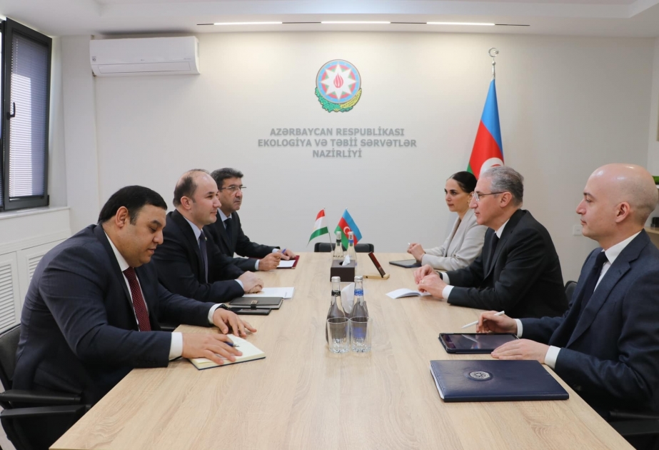 Azerbaijan, Tajikistan discuss cooperation in environmental protection