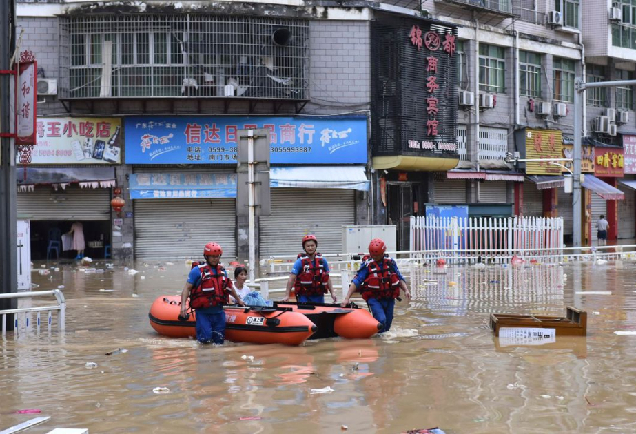 Onze disparus suite aux pluies torrentielles en Chine VIDEO