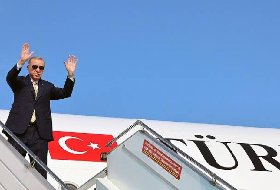 Le président turc Recep Tayyip Erdogan arrive à Bagdad pour une visite officielle