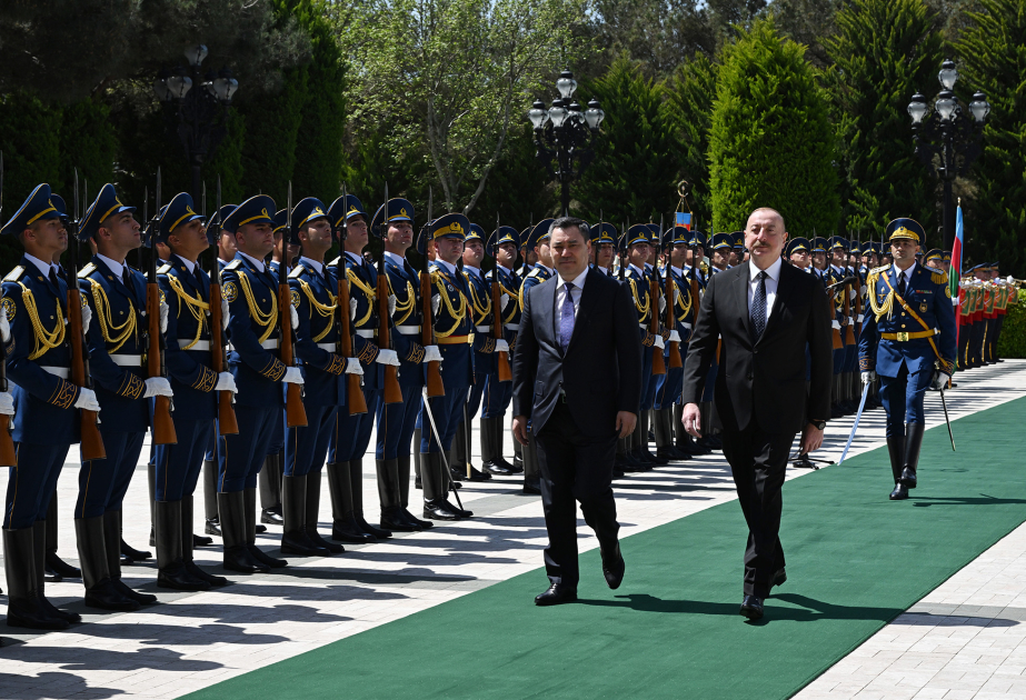 Состоялась церемония официальной встречи Президента Кыргызстана Садыра Жапарова