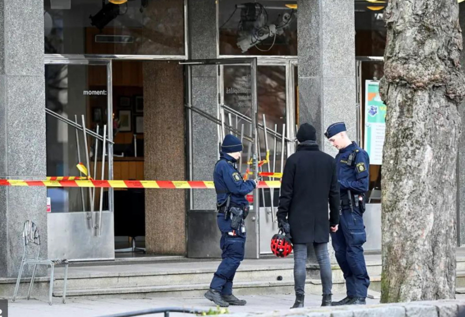 Встреча Левой партии в Стокгольме подверглась нападению