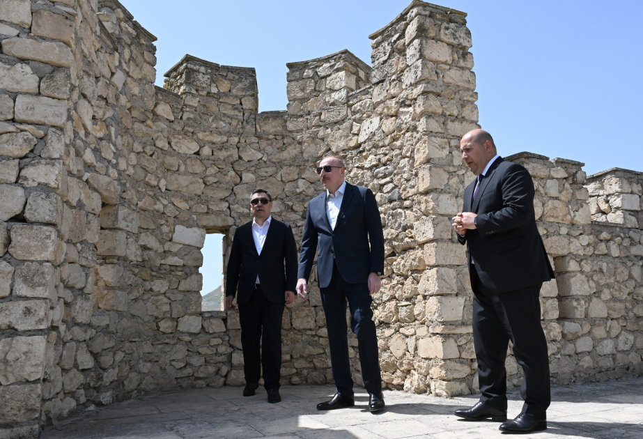 الرئيسان إلهام علييف وصادر جباروف يزوران قلعة شاه بولاق في أغدام المحررة من الاحتلال الأرميني