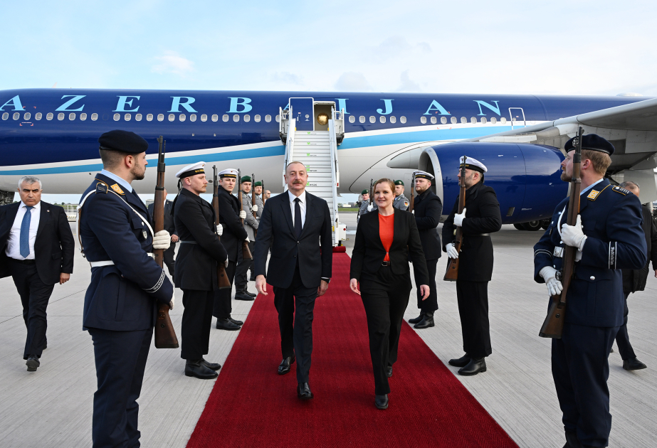 Präsident Ilham Aliyev zu Arbeitsbesuch in Deutschland eingetroffen