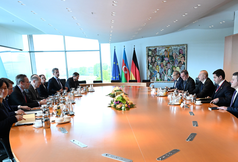 انعقاد اجتماع موسع بين الرئيس الاذربيجاني إلهام علييف ومستشار جمهورية ألمانيا الاتحادية أولاف شولتز