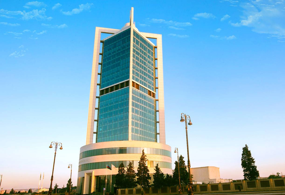 Le Fonds national de pétrole d’Azerbaïdjan investit dans les actions de Tesla et Intel