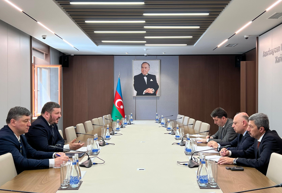 بحث الوضع الحالي للعلاقات الثنائية الأذربيجانية الأوكرانية وآفاقها