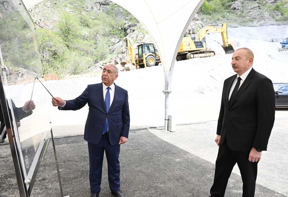 Prezident İlham Əliyev Xankəndi-Şuşa-Laçın avtomobil yolunda görülən işlərlə tanış olub YENİLƏNİB