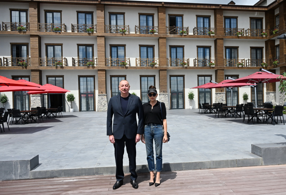 El Presidente de Azerbaiyán y la Primera Dama asistieron a la inauguración del hotel 