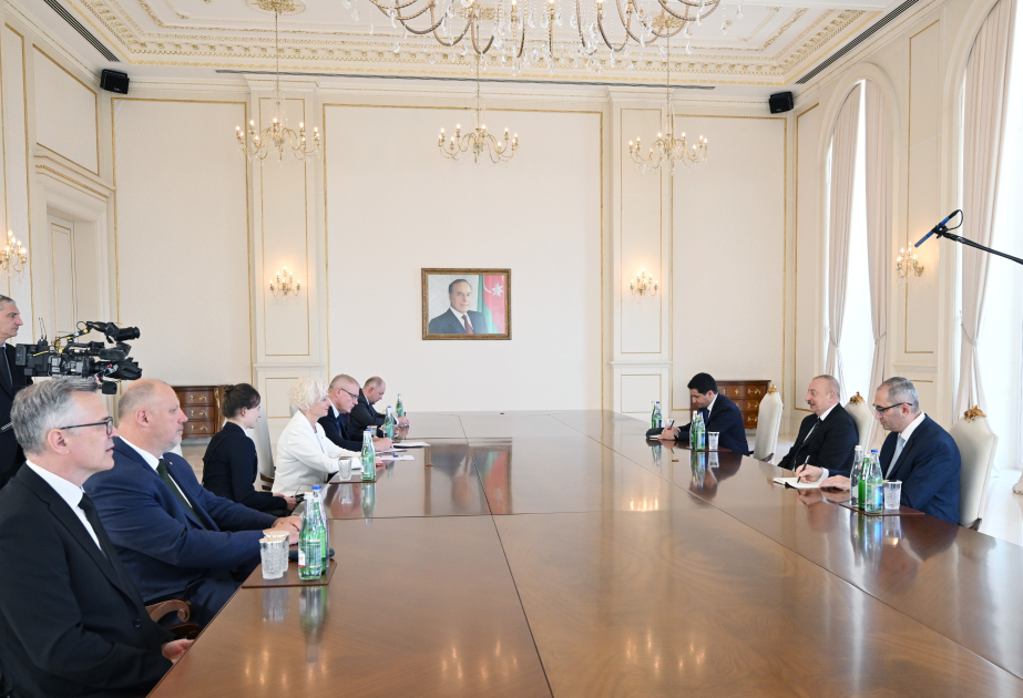 Президент Ильхам Алиев принял делегацию во главе с председателем Сейма Латвии  ОБНОВЛЕНО ВИДЕО