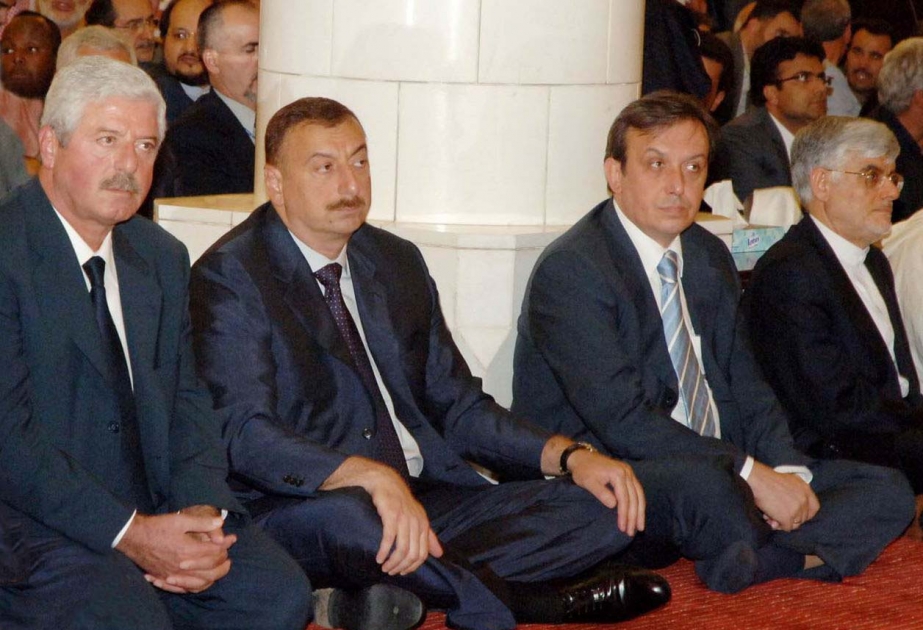 PREZİDENT İLHAM ƏLİYEV GÖRKƏMLİ DÖVLƏT XADİMİ KRAL FƏHD BİN ƏBDÜLƏZİZ AL SƏUD İLƏ VİDALAŞMA MƏRASİMİNDƏ İŞTİRAK ETMİŞDİR
