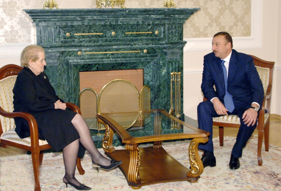 AZƏRBAYCAN PREZİDENTİ İLHAM ƏLİYEV ABŞ-IN MİLLİ DEMOKRATİYA İNSTİTUTU İDARƏ HEYƏTİNİN SƏDRİ, SABİQ DÖVLƏT KATİBİ XANIM MADLEN OLBRAYTI QƏBUL ETMİŞDİR