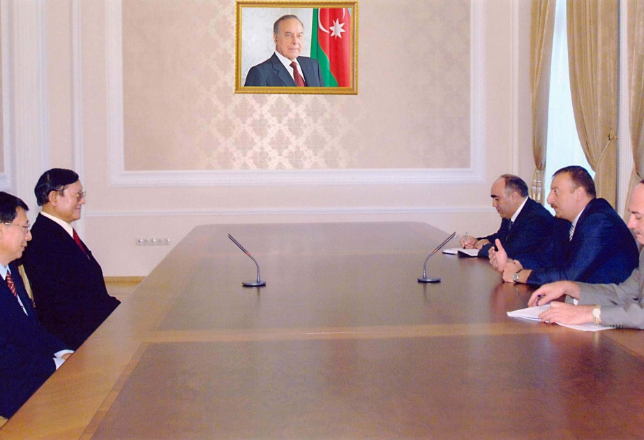 AZƏRBAYCAN PREZİDENTİ İLHAM ƏLİYEV TAİLAND KRALLIĞININ BAŞ PROKURORU KAMPRİ KAOÇARERNİ QƏBUL ETMİŞDİR