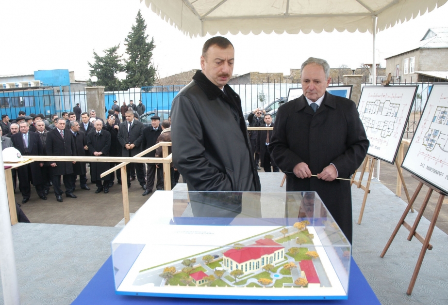 BAKININ ZABRAT QƏSƏBƏSİNDƏ SAĞLAMLIQ MƏRKƏZİNİN TƏMƏLİ QOYULMUŞDUR AZƏRBAYCAN PREZİDENTİ İLHAM ƏLİYEV MƏRASİMDƏ İŞTİRAK ETMİŞDİR