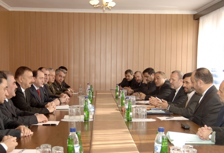 AZƏRBAYCAN VƏ İRAN PREZİDENTLƏRİNİN İŞTİRAKI İLƏ GENİŞ TƏRKİBDƏ GÖRÜŞ