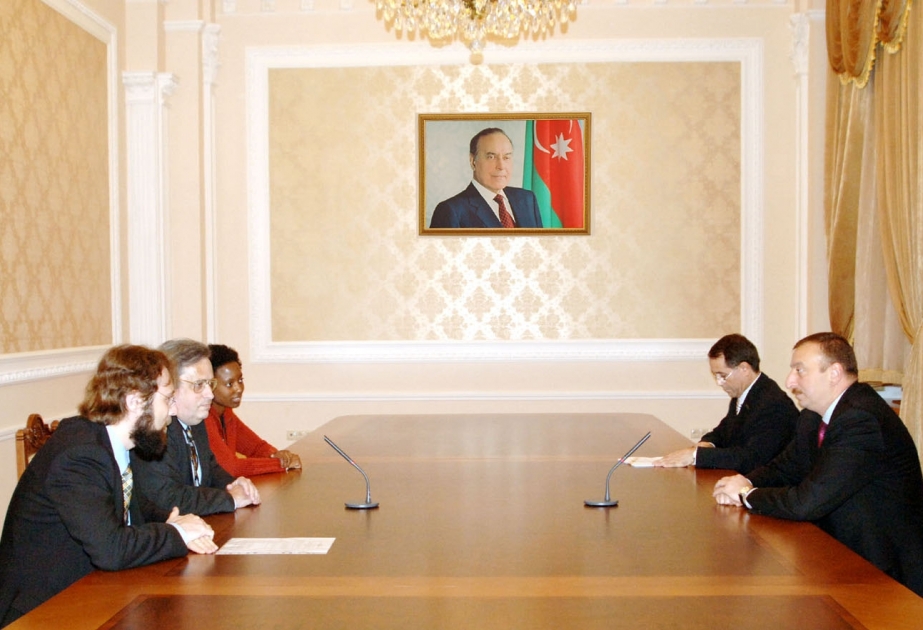 AZƏRBAYCAN PREZİDENTİ İLHAM ƏLİYEV ABŞ-IN STRATEJİ ARAŞDIRMALAR İNSTİTUTUNUN DİREKTORU DOKTOR COZEF BODANSKİNİN RƏHBƏRLİK ETDİYİ NÜMAYƏNDƏ HEYƏTİNİ QƏBUL ETMİŞDİR