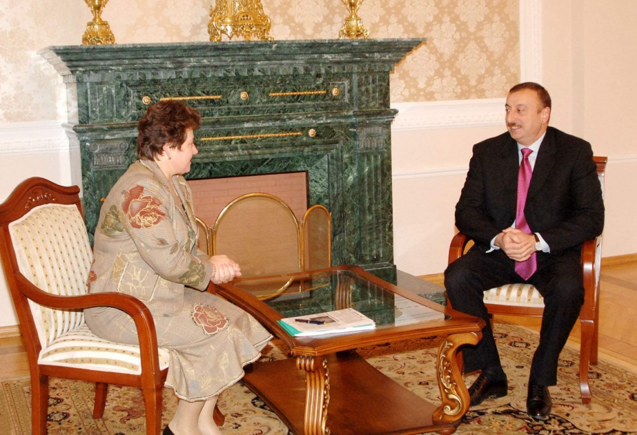 AZƏRBAYCAN PREZİDENTİ İLHAM ƏLİYEV RUSİYA FEDERASİYASI FEDERAL MƏCLİSİ NÜMAYƏNDƏ HEYƏTİNİN RƏHBƏRİ, FEDERAL MƏCLİSİN FEDERASİYA ŞURASI SƏDRİNİN MÜAVİNİ SVETLANA ORLOVANI QƏBUL ETMİŞDİR