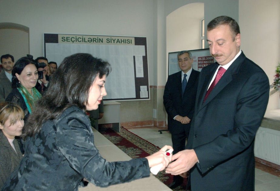 PARLAMENT SEÇKİLƏRİ AZƏRBAYCANIN NORMAL VƏ DEMOKRATİK İNKİŞAFI ÜÇÜN DAHA YAXŞI ŞƏRAİT YARADACAQDIR AZƏRBAYCAN PREZİDENTİ İLHAM ƏLİYEV 29 SAYLI SƏBAİL SEÇKİ DAİRƏSİNİN 6 SAYLI SEÇKİ MƏNTƏQƏSİNDƏ SƏS VERMİŞDİR