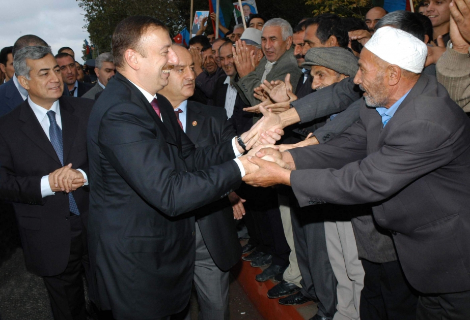 HEYDƏR ƏLİYEV PARKINDA KÜRDƏMİR RAYONUNUN SAKİNLƏRİ İLƏ GÖRÜŞ