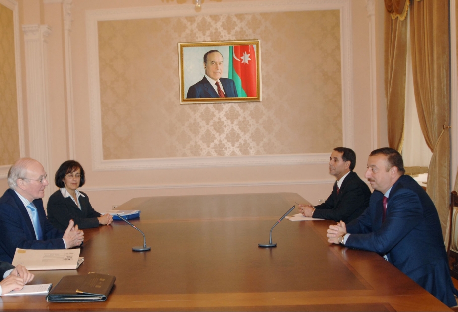 AZƏRBAYCAN PREZİDENTİ İLHAM ƏLİYEV BÖYÜK BRİTANİYANIN LİBERAL DEMOKRAT PARTİYASI SƏDRİNİN MÜAVİNİ, KÖLGƏ KABİNETİNDƏ XARİCİ İŞLƏR NAZİRİ SER MENZİES KEMPBELLİN RƏHBƏRLİK ETDİYİ NÜMAYƏNDƏ HEYƏTİNİ QƏBUL ETMİŞDİR