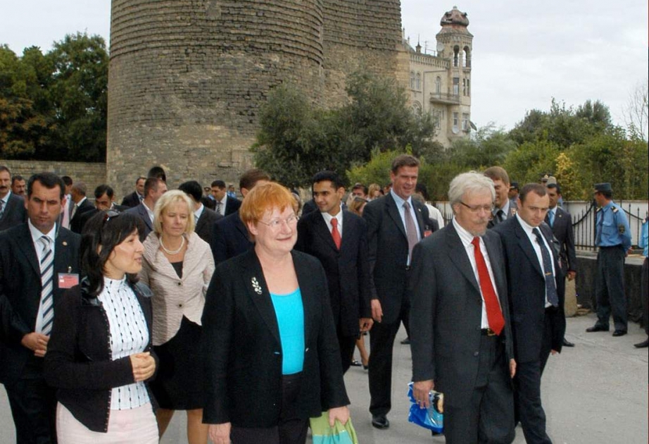 FİNLANDİYA PREZİDENTİ VƏ HƏYAT YOLDAŞI BAKININ GÖRMƏLİ YERLƏRİ İLƏ TANIŞ OLMUŞLAR