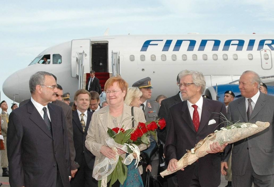 FİNLANDİYA RESPUBLİKASININ PREZİDENTİ XANIM TARYA HALONENİN AZƏRBAYCANA RƏSMİ SƏFƏRİ  HAVA LİMANINDA QARŞILANMA