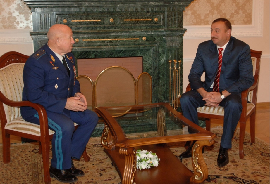 AZƏRBAYCAN PREZİDENTİ İLHAM ƏLİYEV İKİ DƏFƏ SOVET İTTİFAQI QƏHRƏMANI, KOSMONAVT ALEKSEY LEONOVU QƏBUL ETMİŞDİR