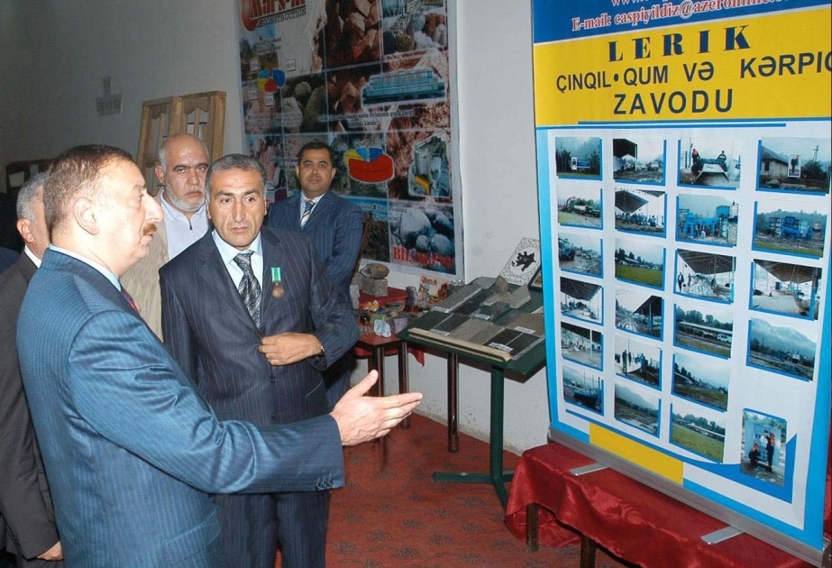 PREZİDENT İLHAM ƏLİYEV KƏND TƏSƏRRÜFATI MƏHSULLARI SƏRGİSİNƏ BAXMIŞDIR