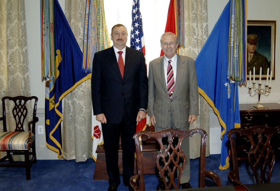 AZƏRBAYCAN PREZİDENTİ İLHAM ƏLİYEVİN ABŞ-IN MÜDAFİƏ NAZİRİ DONALD RAMSFELD İLƏ GÖRÜŞÜ