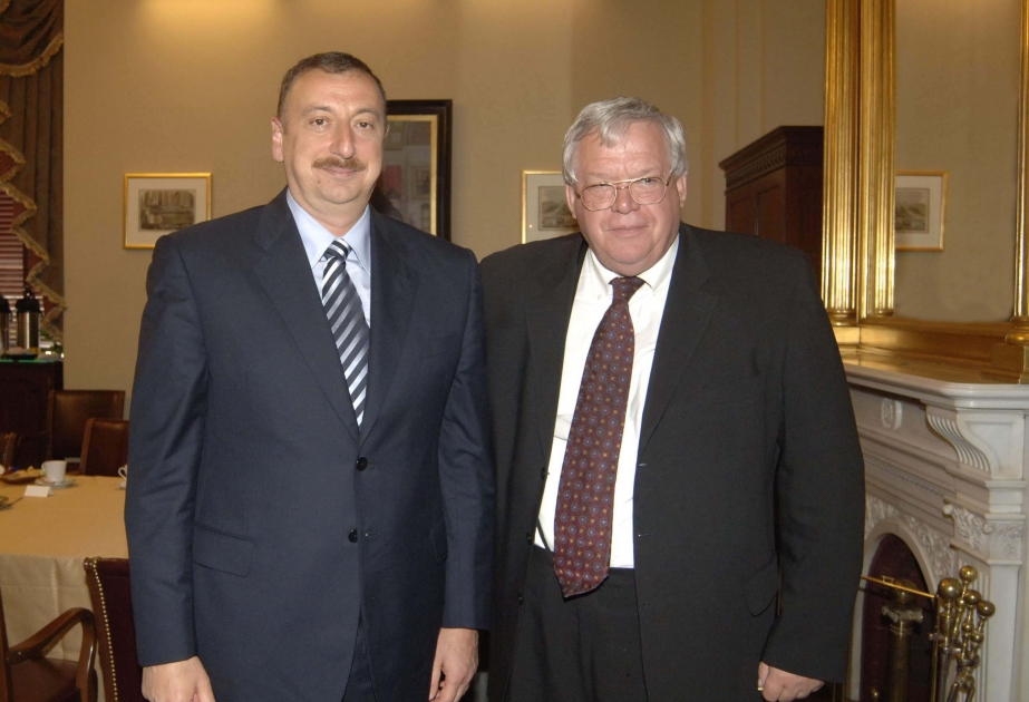 ABŞ KONQRESİ NÜMAYƏNDƏLƏR PALATASININ SƏDRİ DENNİS HASTERT İLƏ GÖRÜŞ
