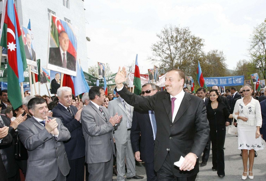 AZƏRBAYCANIN HƏRTƏRƏFLİ İNKİŞAFI BÖLGƏLƏRİN İNKİŞAFINDAN ASILIDIR AZƏRBAYCAN PREZİDENTİ İLHAM ƏLİYEVİN ŞƏKİ-ZAQATALA BÖLGƏSİNƏ SƏFƏRİ QAX RAYONU İCTİMAİYYƏTİNİN NÜMAYƏNDƏLƏRİ İLƏ GÖRÜŞ