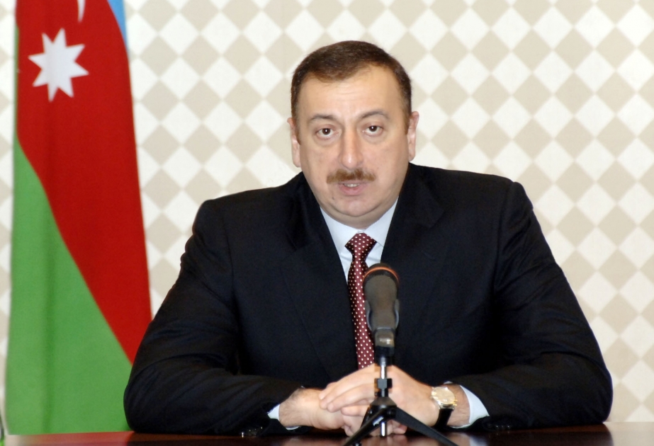 “NEFTÇİ” FUTBOL KLUBUNUN “BİRLİK KUBOKU”NUQAZANMASI AZƏRBAYCANDA İDMANIN ÇOX YÜKSƏK SƏVİYYƏDƏ OLMASINI GÖSTƏRİR AZƏRBAYCAN PREZİDENTİ İLHAM ƏLİYEV “NEFTÇİ” FUTBOL KLUBUNUN RƏHBƏRLƏRİNİ VƏ ÜZVLƏRİNİ QƏBUL ETMİŞDİR