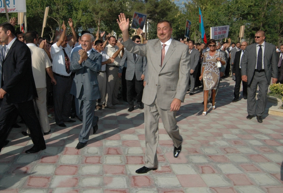 HEYDƏR PARKININ VƏ ÜMUMMİLLİ LİDERİN ABİDƏSİNİN TƏNTƏNƏLİ AÇILIŞI