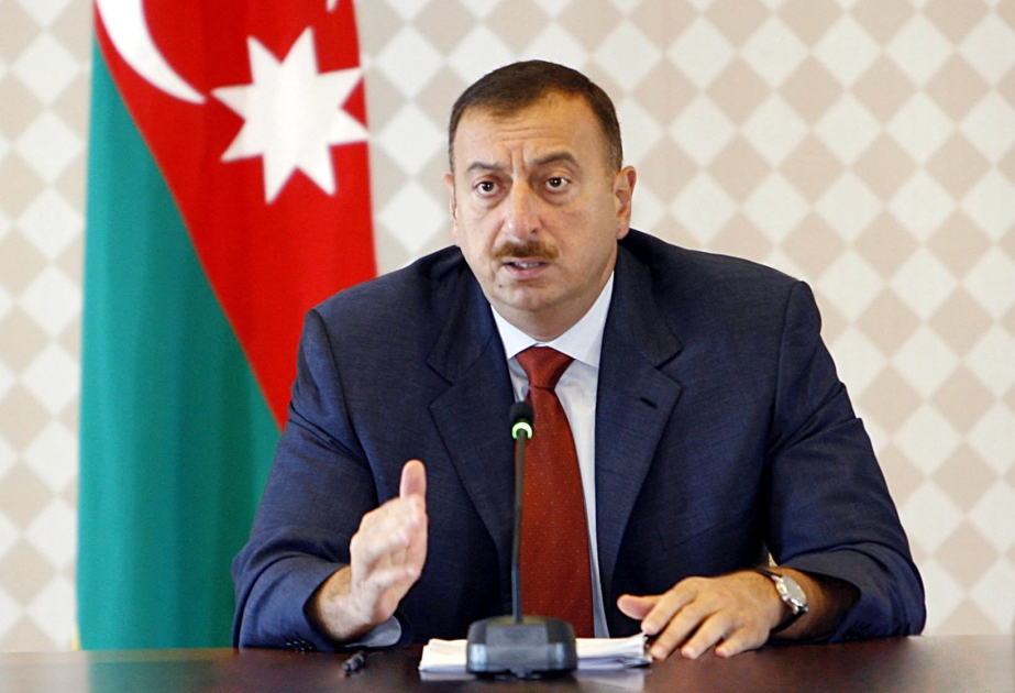 İLİN BİRİNCİ YARISININ YEKUNLARI GÖSTƏRİR Kİ, AZƏRBAYCAN İQTİSADİ İNKİŞAF BAXIMINDAN BU İL DƏ DÜNYADA LİDER ÖLKƏ OLACAQDIR AZƏRBAYCAN PREZİDENTİ İLHAM ƏLİYEVİN SƏDRLİYİ İLƏ NAZİRLƏR KABİNETİNİN 2006-CI İLİN BİRİNCİ YARISININ SOSİAL-İQTİSADİ YEKUNLARINA HƏSR OLUNMUŞ İCLASI