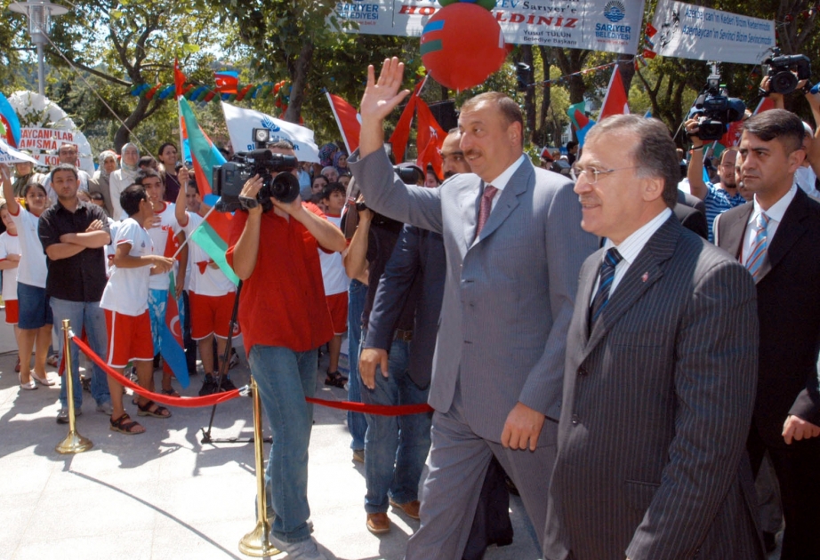 İSTANBULUN SARIYER RAYONUNDA ÜMUMMİLLİ LİDER HEYDƏR ƏLİYEVİN ABİDƏSİNİN AÇILIŞI