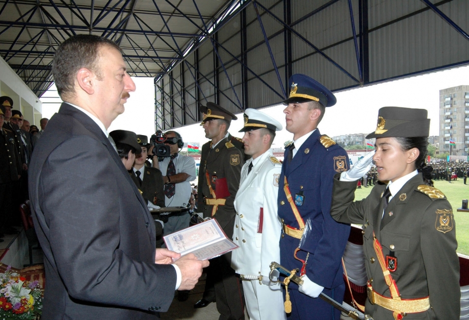 HEYDƏR ƏLİYEV ADINA AZƏRBAYCAN ALİ HƏRBİ MƏKTƏBİNİN NÖVBƏTİ BURAXILIŞINA HƏSR OLUNMUŞ TƏNTƏNƏLİ MƏRASİM AZƏRBAYCAN PREZİDENTİ, ALİ BAŞ KOMANDAN İLHAM ƏLİYEV MƏRASİMDƏ İŞTİRAK ETMİŞDİR