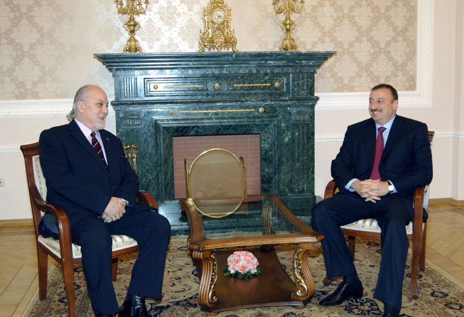 AZƏRBAYCAN PREZİDENTİ İLHAM ƏLİYEV OMAN SULTANLIĞININ XÜSUSİ TAPŞIRIQLAR ÜZRƏ SƏFİRİ, SULTANIN ŞƏXSİ MÜŞAVİRİ, OMANIN BMT-DƏKI SƏFİRİ, YUNESKO-NUN XOŞMƏRAMLI SƏFİRİ ŞEYX QHASAN ŞAKİRİ QƏBUL ETMİŞDİR