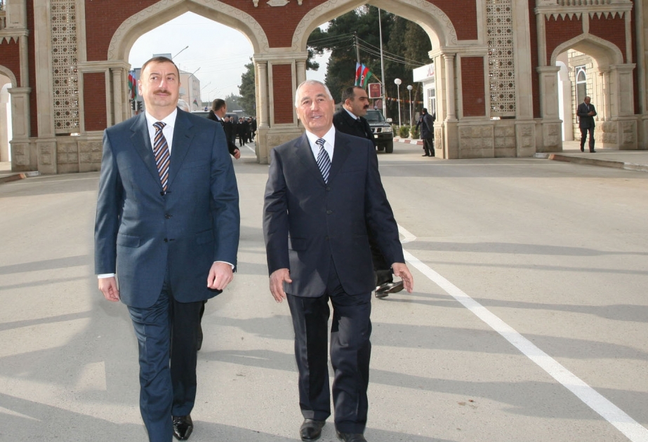 “QOŞA QAPI” XAÇMAZ ŞƏHƏRİNİN RƏMZİDİR